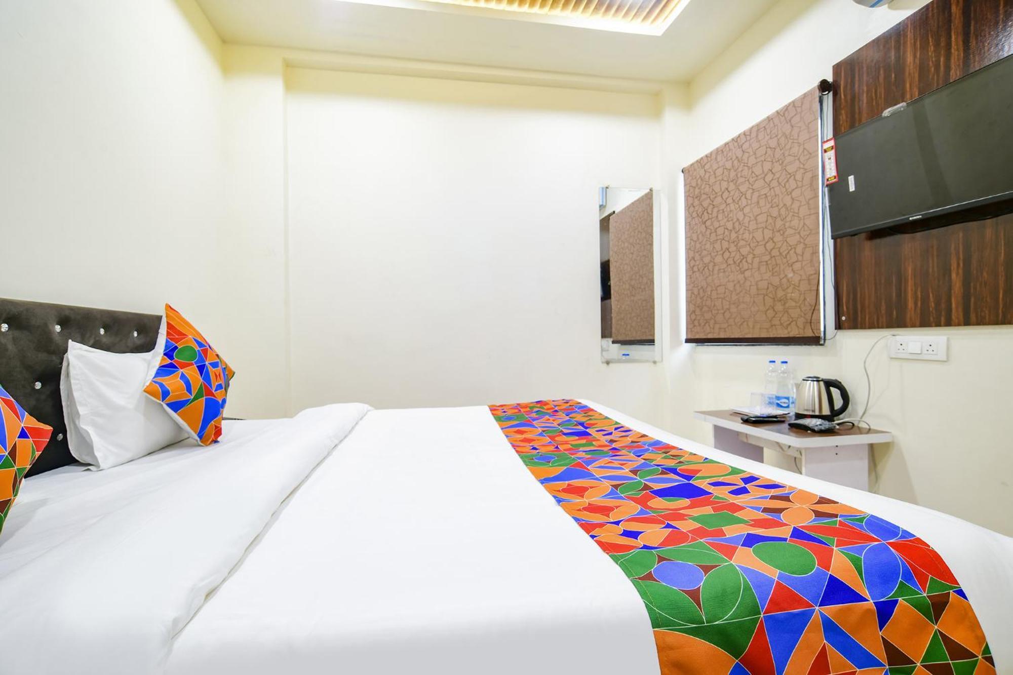 אינדורה Fabhotel Crown Park מראה חיצוני תמונה