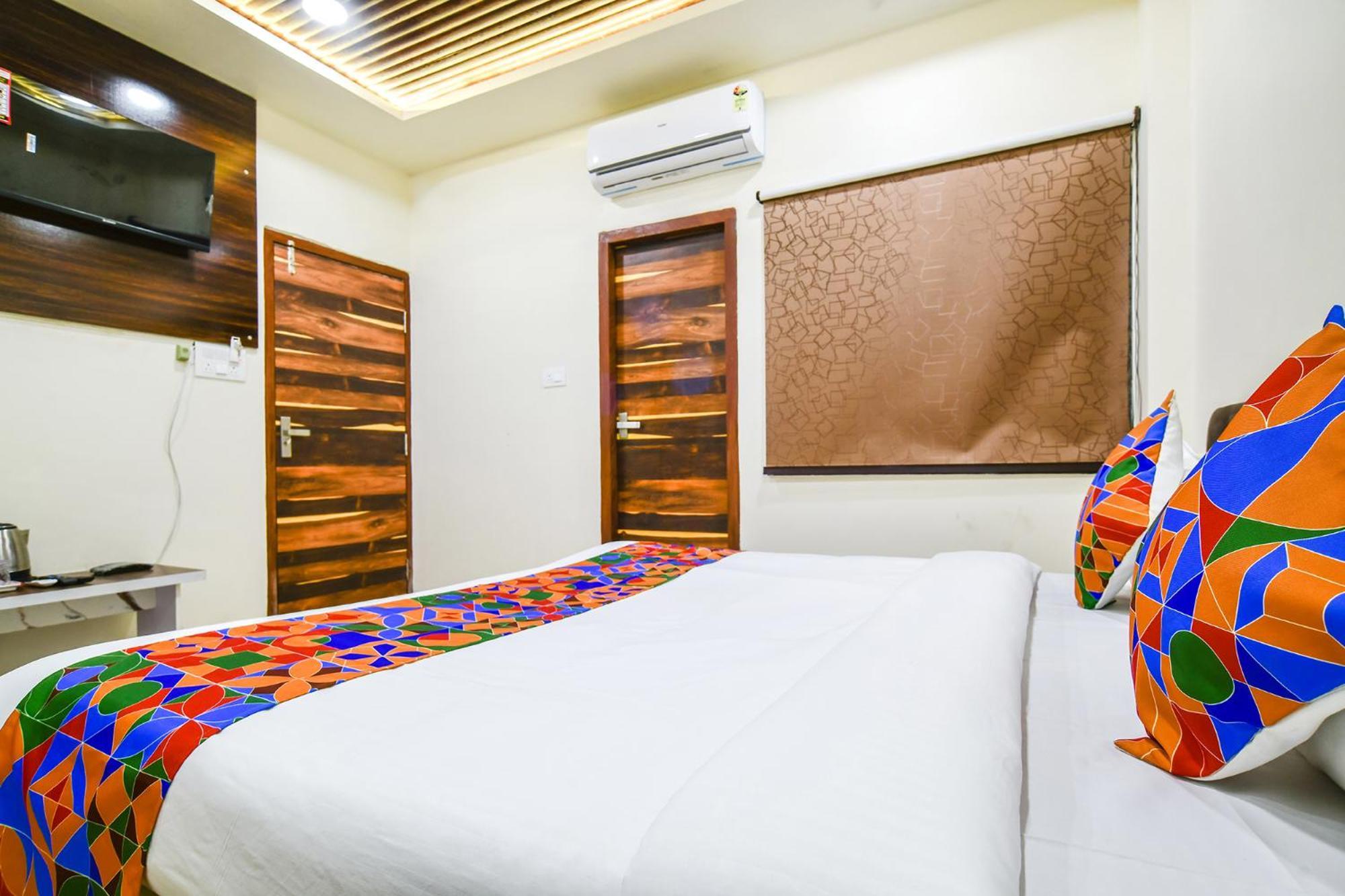 אינדורה Fabhotel Crown Park מראה חיצוני תמונה