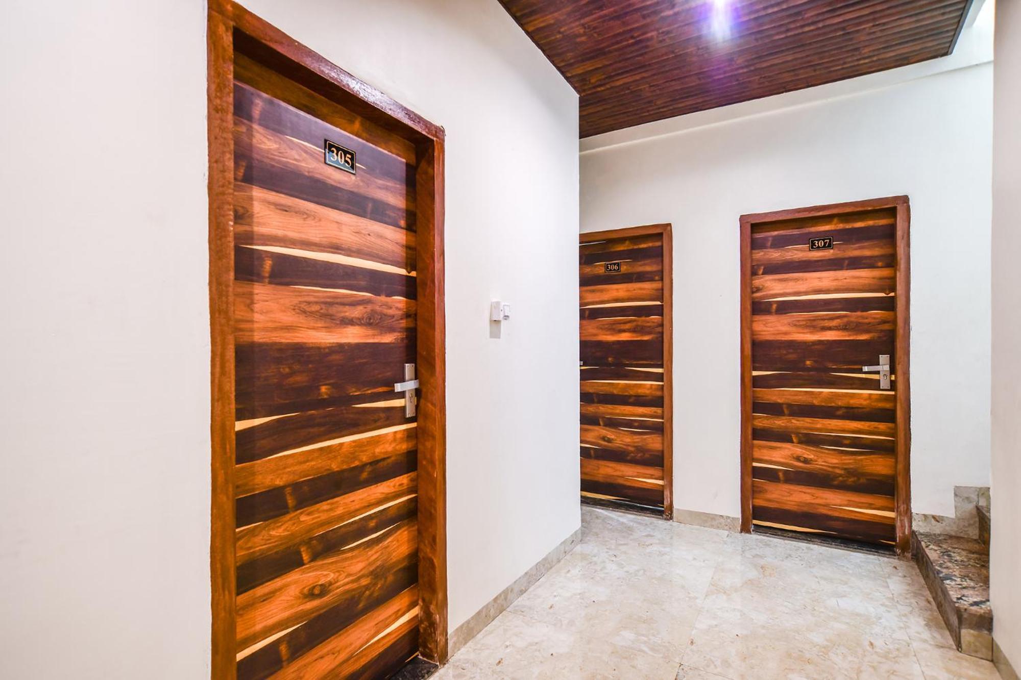 אינדורה Fabhotel Crown Park מראה חיצוני תמונה